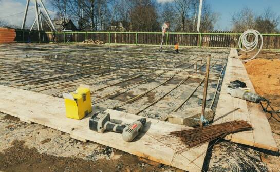 Znaczenie precyzyjnych pomiarów na stanowiskach pracy dla bezpieczeństwa pracowników.