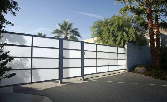 Wpływ zaawansowanych materiałów na jakość bramowych systemów