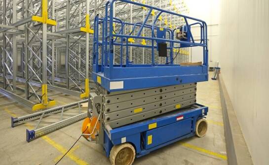 Jakie korzyści przynosi użytkowanie Genie GS 1932 w magazynach?