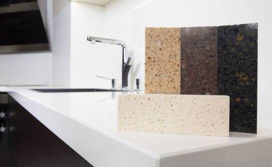 Odporność na uszkodzenia i estetyka – zalety kwarcowych blatów w kuchni