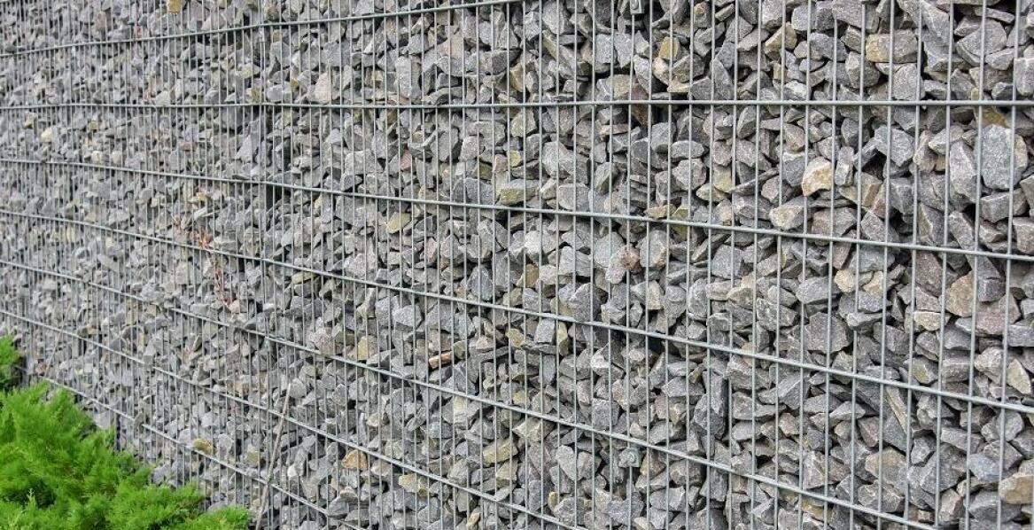 Odporność na korozję w ogrodzeniach gabionowych – kluczowe techniki zabezpieczeń