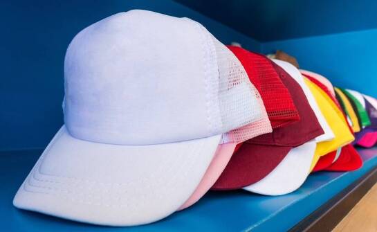 Trendy w personalizacji dziecięcych czapek z daszkiem