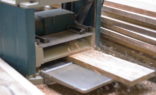 Jak technologia Flex Trim rewolucjonizuje maszyny do drewna szlifowania?