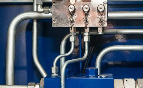 Usługi filtracyjne a przedłużenie cyklu życia hydraulicznych układów