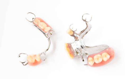 Nowoczesne technologie a chirurgiczne szablony w protetyce