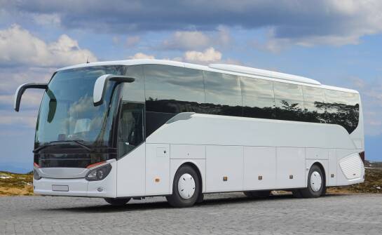 Wynajem autokarów do międzynarodowych przewozów – jak zapewnić pasażerom komfort?