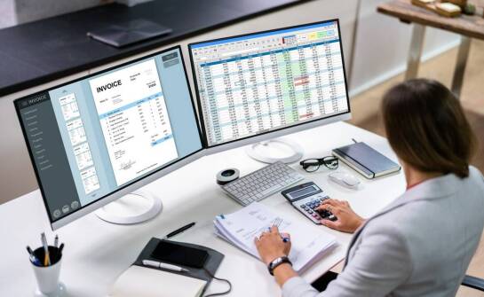 Jakie są kluczowe elementy skutecznej obsługi płacowo-kadrowej?