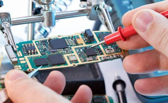 Kluczowe aspekty naprawy elektroniki w samochodach komunalnych