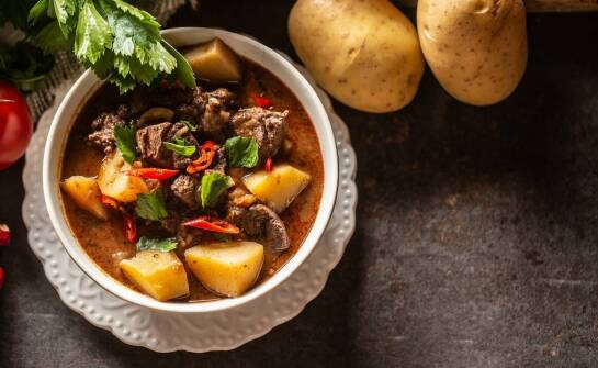 Co wyróżnia nasz czulent spośród innych kulinarnych propozycji w Krakowie?