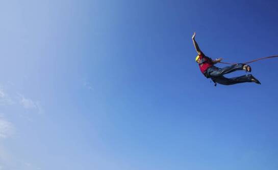 Z jakiej wysokości skoki spadochronowe są najpopularniejsze?