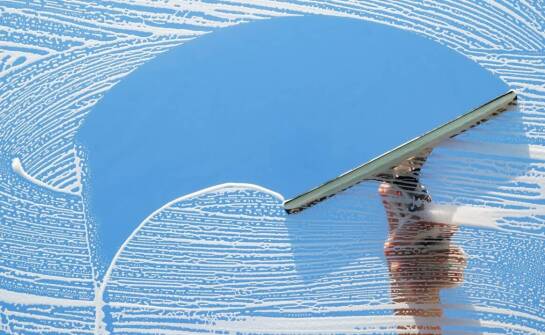 Efektywność mycia okien z użyciem teleskopowego kija 12m – praktyczne wskazówki