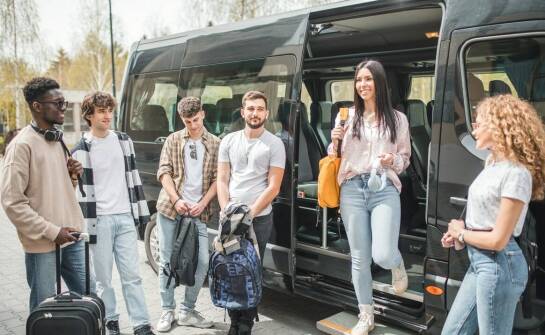 Ekspresowe przewozy osobowe na lotniska: co warto wiedzieć?