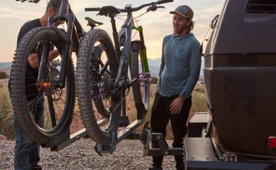 Wybór transportowego worka do alpinizmu – kluczowe techniczne parametry