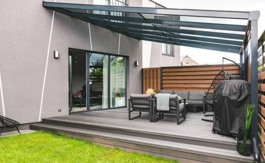 Jakie są zalety wyboru markizy 300x150 dla małych miejskich przestrzeni?