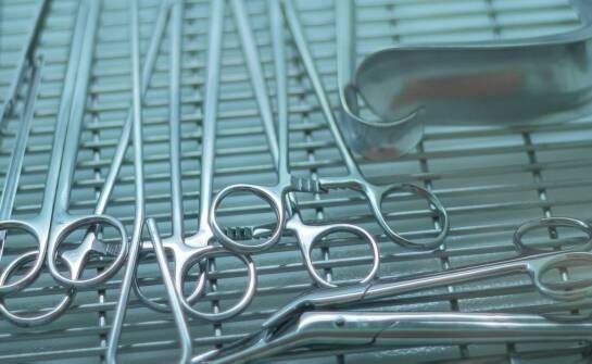 Jakie są zalety stosowania nowoczesnych akcesoriów do autoklawu?