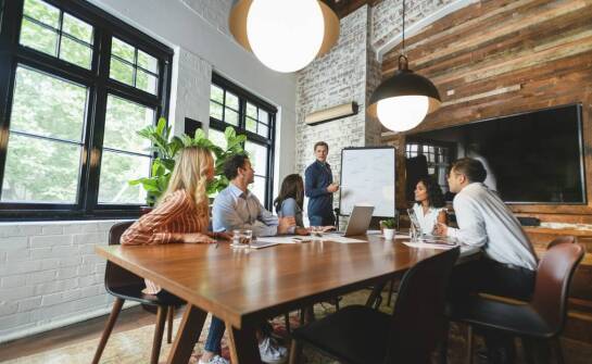 Jak storytelling może zwiększyć zaangażowanie w programach motywacyjnych dla sprzedawców?