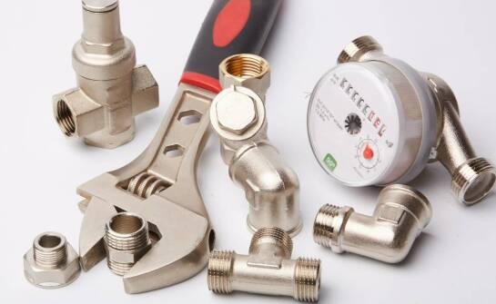 Porównanie przedpłatowych wodomierzy z innymi typami liczników