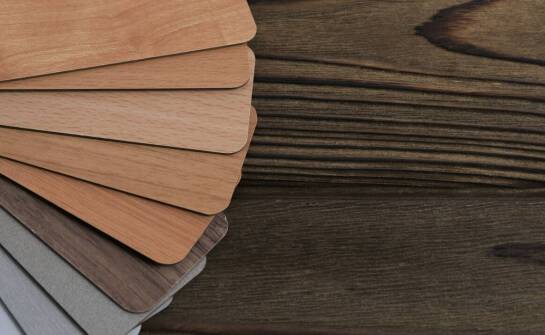 Najlepsze materiały do karniszy sufitowych – co warto wiedzieć przed zakupem