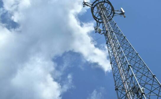 Jakie są najczęstsze zastosowania pneumatycznych masztów?