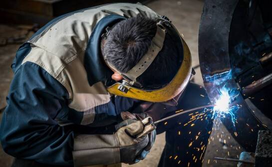 Jakie nowoczesne techniki spawalnicze są stosowane w produkcji wjazdowych bram?