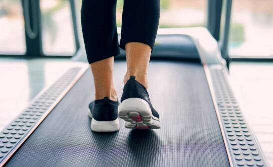 Jakie są różnice w konstrukcji mini bieżni dla dzieci w porównaniu z modelami dla dorosłych?