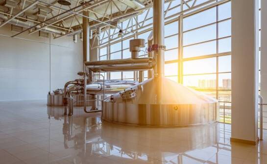 Dlaczego warto inwestować w technologie nowoczesne przy produkcji płyt?