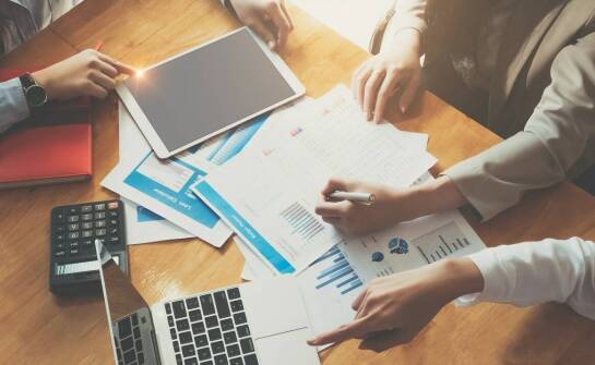 W jaki sposób biuro rachunkowe wspiera przedsiębiorców w dokumentacji pracowniczej?