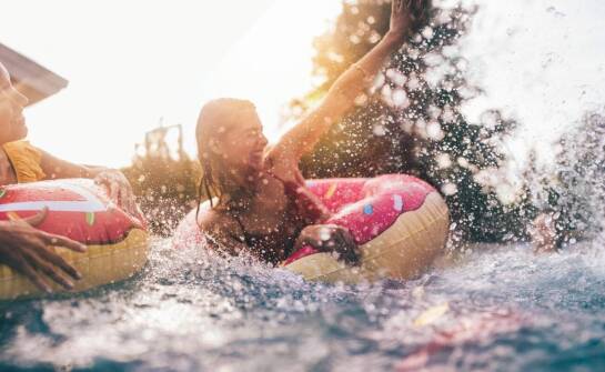 Jak łatwa instalacja wpływa na popularność wodnych placów do zabaw?
