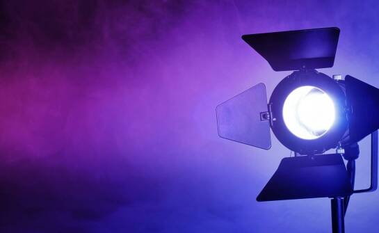 Dlaczego warto zainwestować w sprzęt oświetleniowy wysokiej jakości?