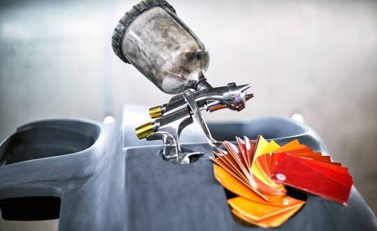 Zastosowanie proszkowego lakierowania w produkcji technicznych barierek