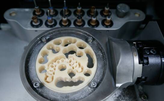 Proces tworzenia zębowych protez: od 3D skanowania do gotowego produktu