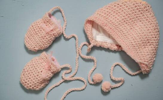 Przegląd najnowszych trendów: czapki dla niemowląt z pomponami