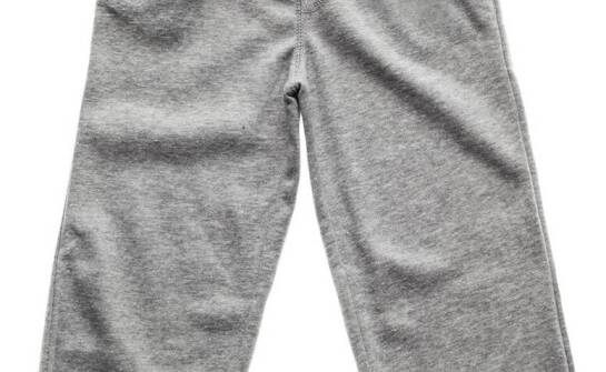 Jakie cechy wyróżniają damskie spodnie dresowe na tle innych modeli?