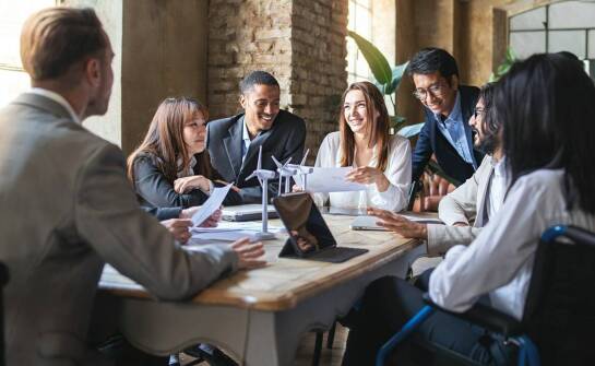Jak prawnicy wspierają właścicieli w negocjacjach z firmami energetycznymi?