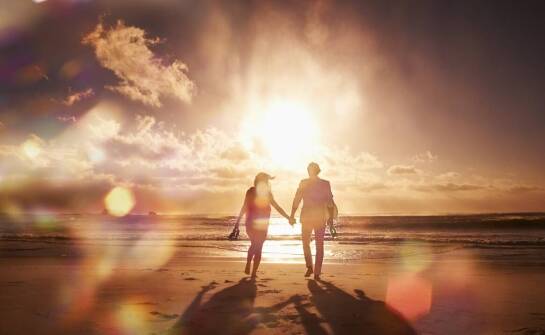 Najlepsze kierunki na romantyczne podróże poślubne