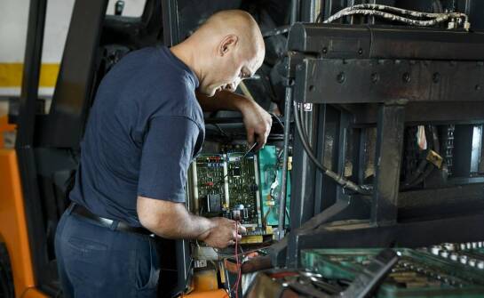 Rola mechatroniki w naprawie ciężarówek MAN Trucka