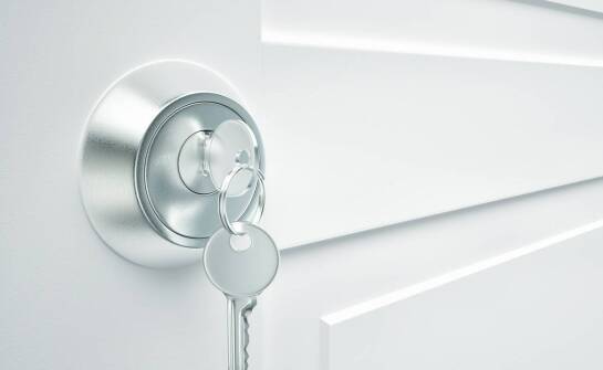 Czy zamek do metalowej szafy może być jednocześnie estetyczny i funkcjonalny?