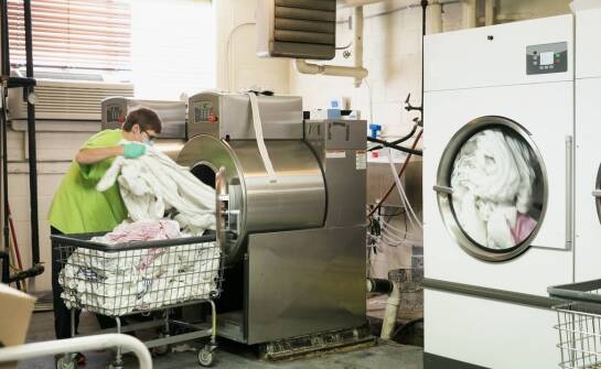 Ekologiczne środki piorące – konkurencyjna przewaga pralni pościeli