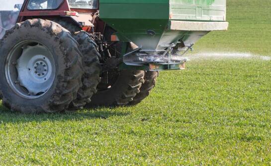 Jak zwiększyć wydajność nawożenia dzięki nowoczesnym obornika rozrzutnikom?