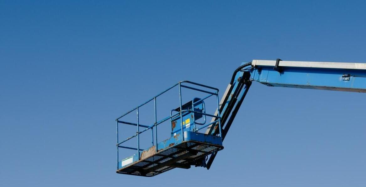 Optymalizacja projektów dzięki nowoczesnym koszowym podnośnikom