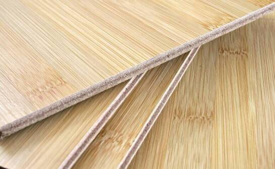 Wpływ laminowanej sklejki na trwałość zabudowy w jachtach