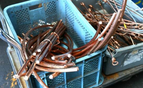 Zastosowanie miedzianego granulatu w recyklingu – kluczowe aspekty