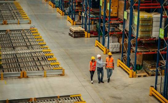 Bezpieczeństwo użytkowania ramowych regałów paletowych w magazynach