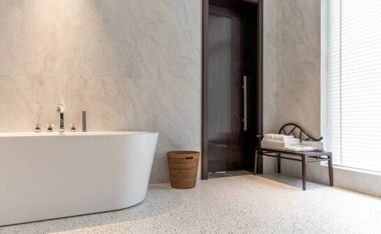 Marmur w aranżacji łazienek – elegancja, która nie wychodzi z mody.