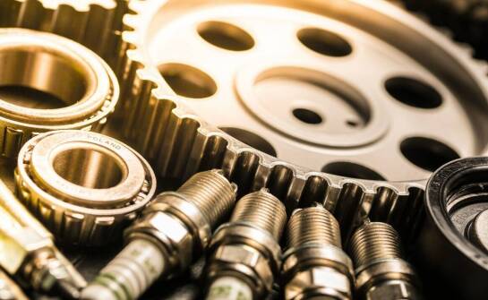 Przegląd dostępnych komponentów do maszyn – na co zwrócić uwagę przy zakupie?