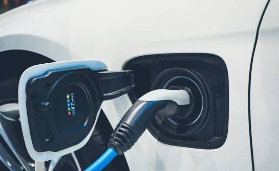 Jakie są zalety stosowania inteligentnych ładowarek do akumulatorów 24 V?