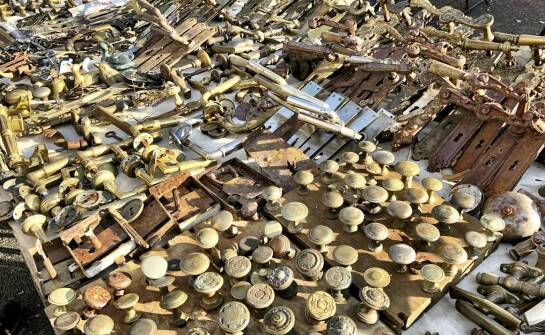 Różnorodność wzorów metalowych ozdób – jak wybrać idealny wzór dla siebie?