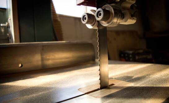 Jakie są najlepsze praktyki konserwacji brzeszczotów do pił taśmowych?