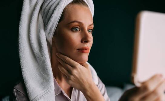 Naturalne materiały w turbanach – jak wpływają na komfort noszenia?