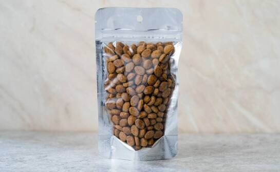 Porównanie karmy Nero Gold z innymi markami premium.